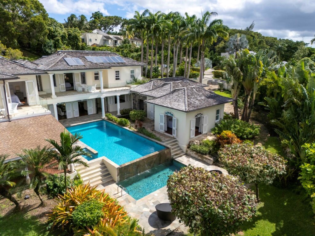 5 Bed Luxury Villa with Pool, Bar, and Guest Cottages – Crick Hill House, Westland Heights 9, St. James, photo 1
