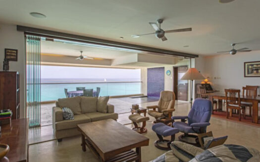 Portico Apartment, Prospect Beach, St. James