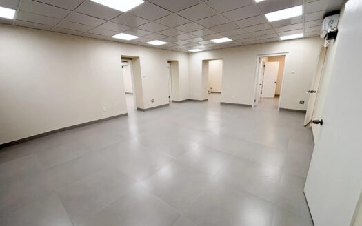 Healthcare Office Space with Flexible Medical Layout – Pine Medical Centre Suite 2, St. Michael